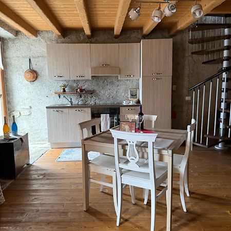 Stone House: Fairytale Flat With Magic Lake View เบลลาโน ภายนอก รูปภาพ