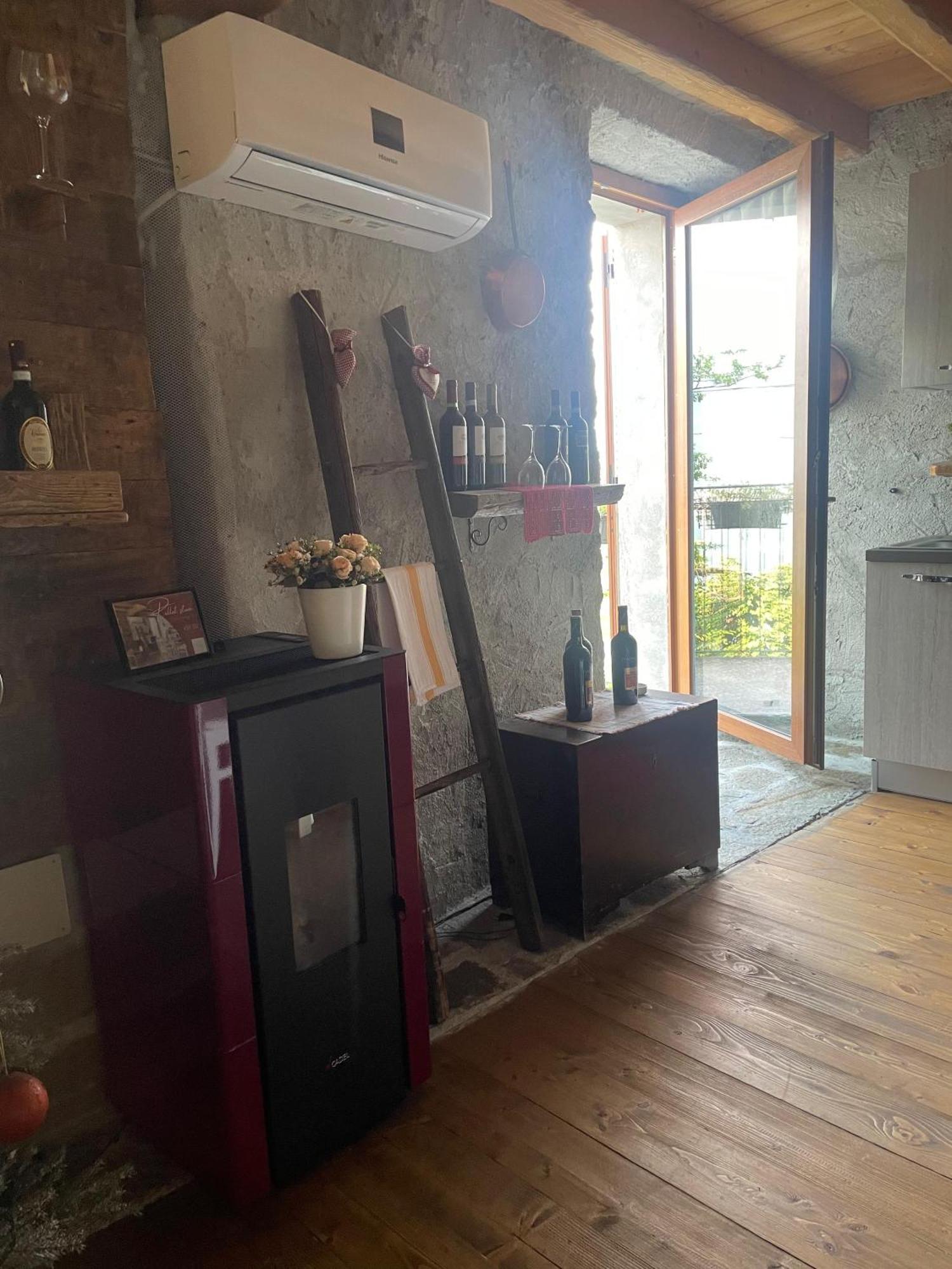 Stone House: Fairytale Flat With Magic Lake View เบลลาโน ภายนอก รูปภาพ