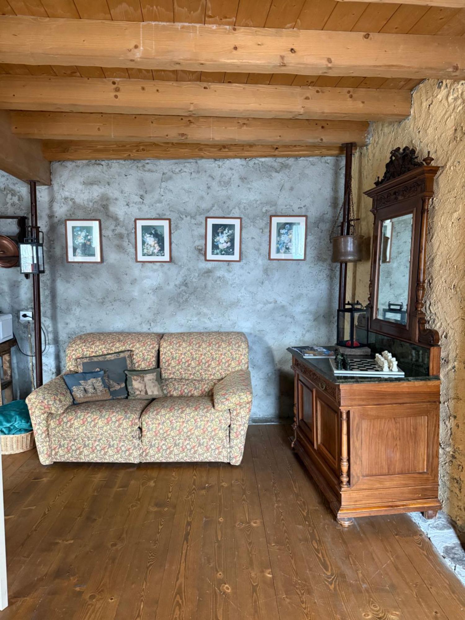Stone House: Fairytale Flat With Magic Lake View เบลลาโน ภายนอก รูปภาพ