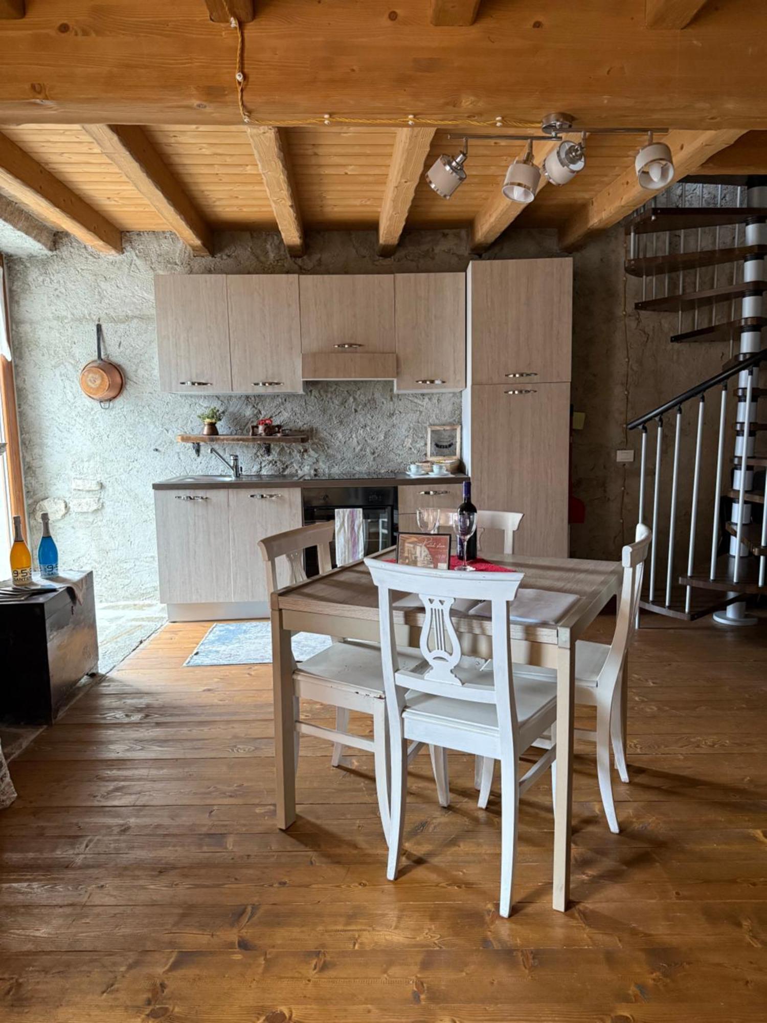 Stone House: Fairytale Flat With Magic Lake View เบลลาโน ภายนอก รูปภาพ