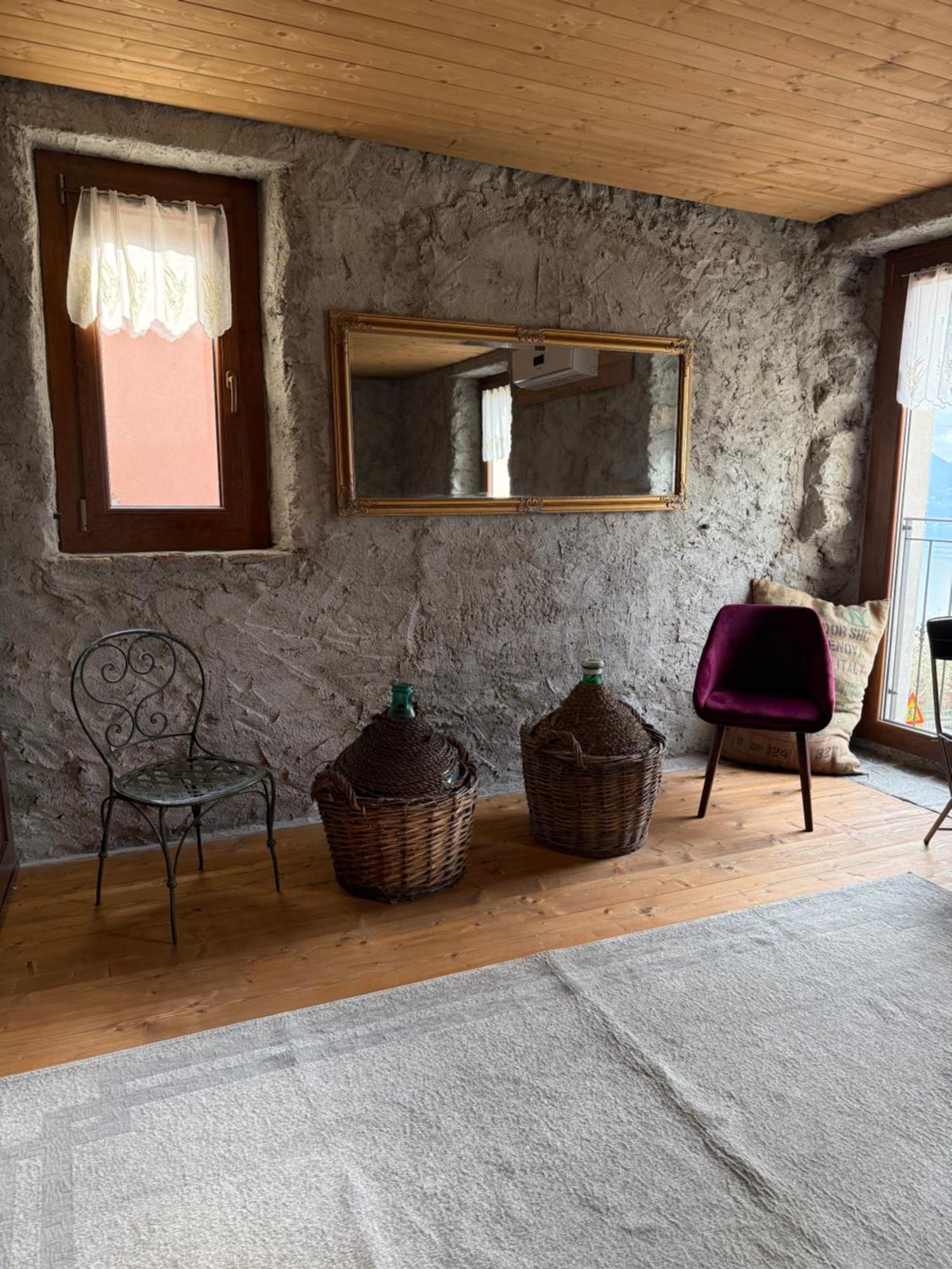 Stone House: Fairytale Flat With Magic Lake View เบลลาโน ภายนอก รูปภาพ